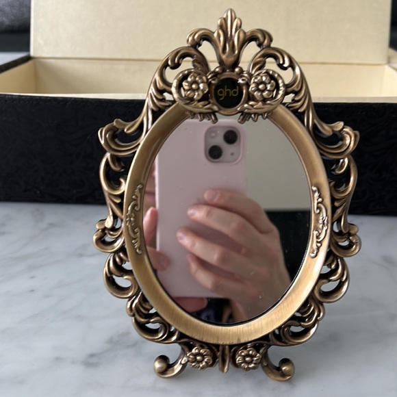 GHD holder and mirror - Picture 12 of 12